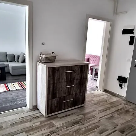 Swan Apartment